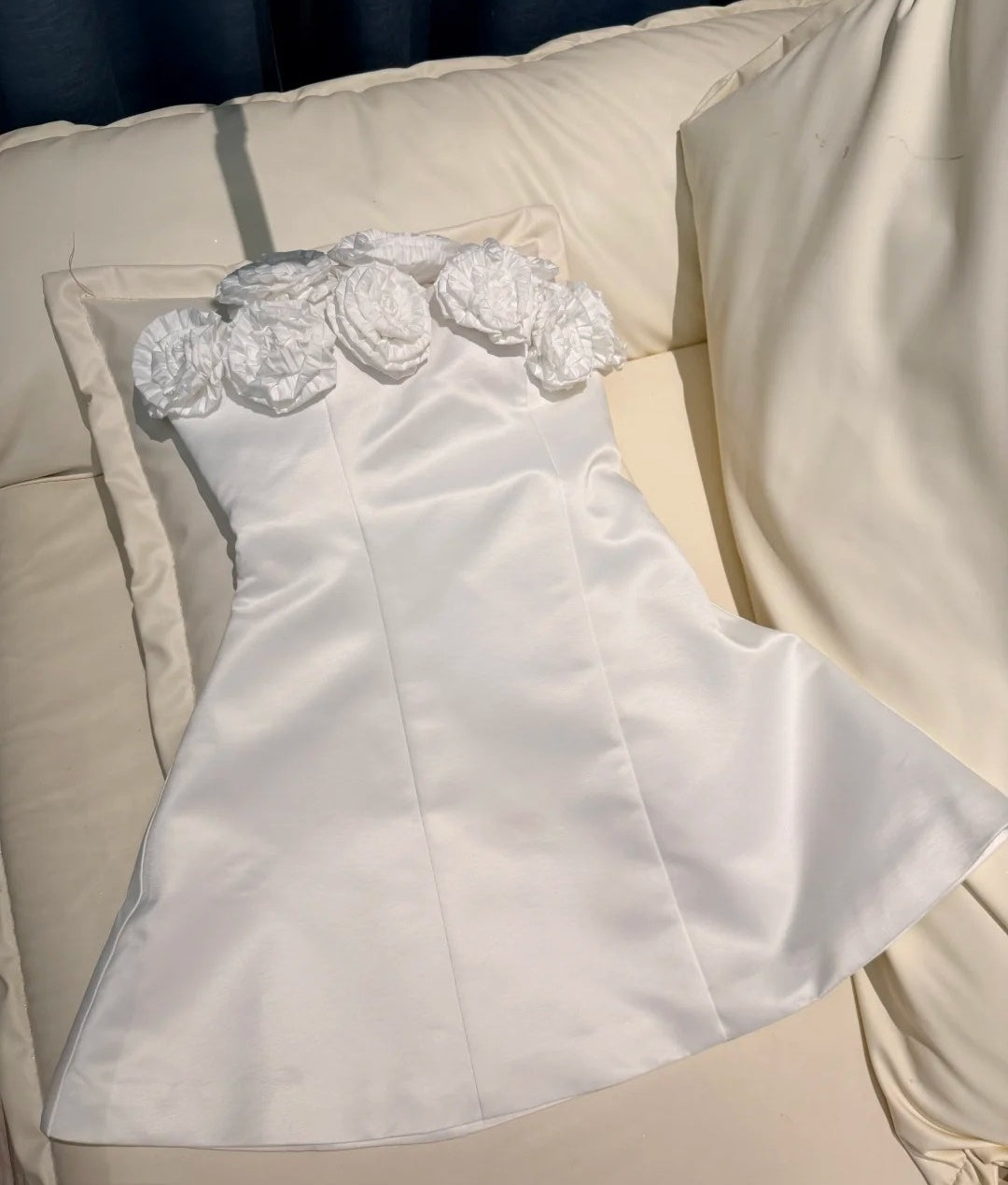 Robe de soirée blanche simple, bustier, coupe trapèze, robe d'anniversaire, sans manches, en satin, robe de cocktail DP05395