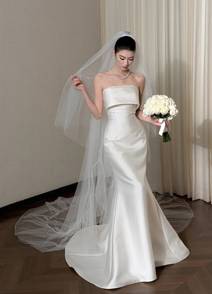 Timeless Strapless Wedding Dress Sheath Satin Bridal Dress Sleeveless White Birdal Gowns DP05396