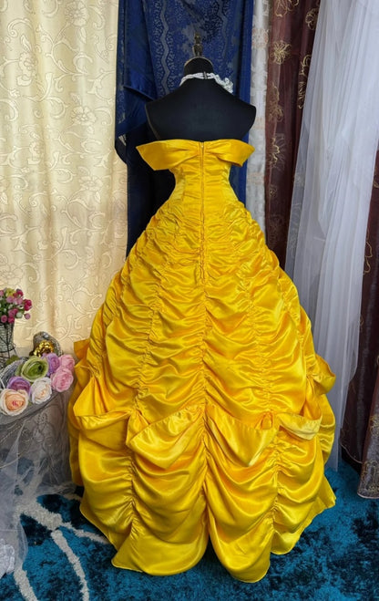 Wunderschönes gelbes Quinceañera-Kleid, schulterfreies Ballkleid aus Satin, Sweet 16 Kleid, ärmelloses Geburtstags-Kleid DP05404
