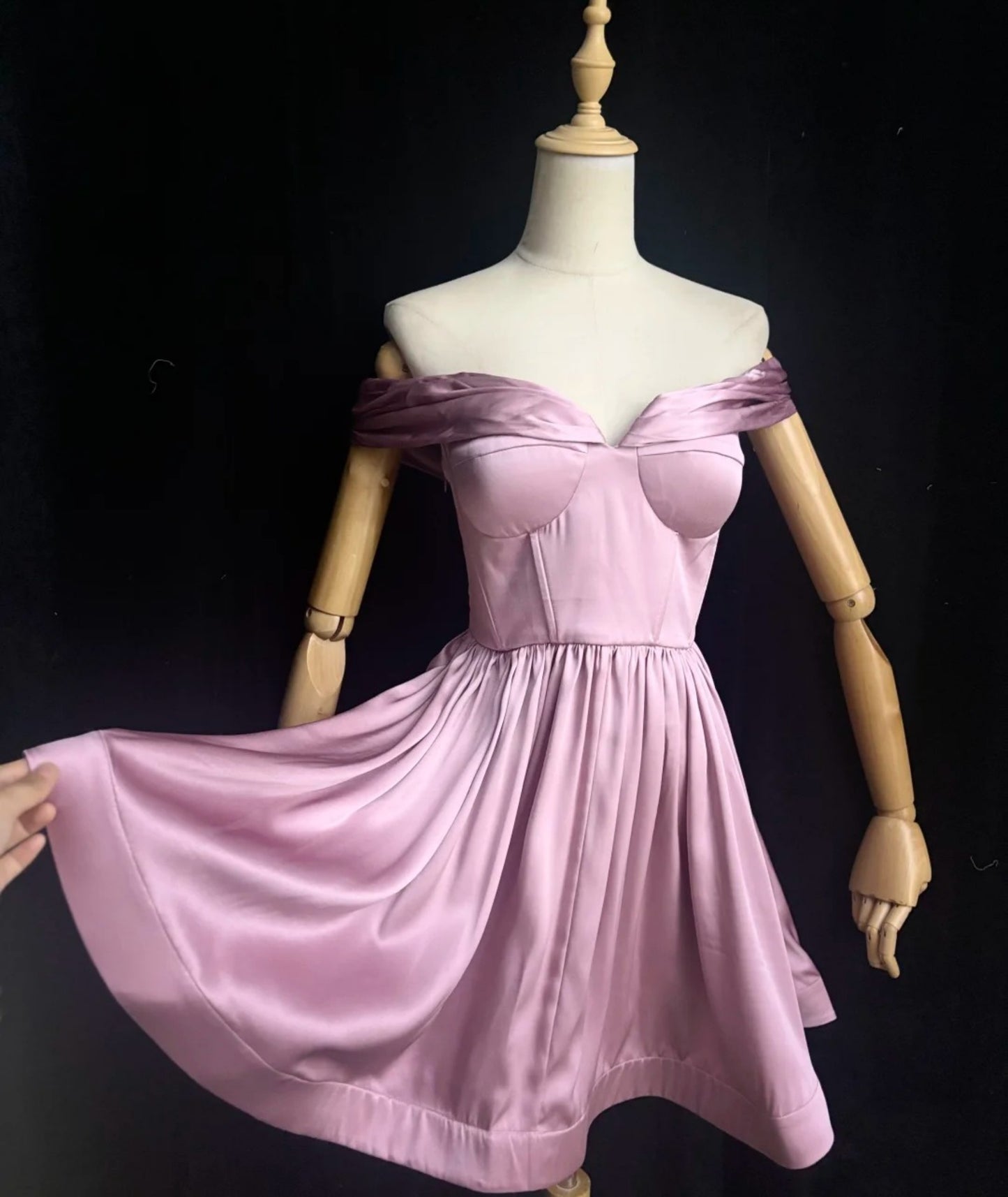 Feenrosa kurzes Ballkleid schulterfrei A-Linie Abschlussballkleid Satin Cocktailkleid DP05431