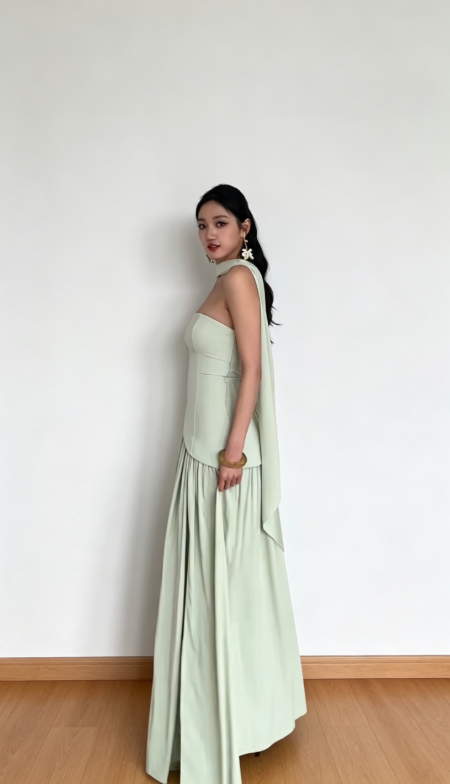Elegantes grünes trägerloses Etui-Abendkleid aus Chiffon für Hochzeitsgäste DP05447