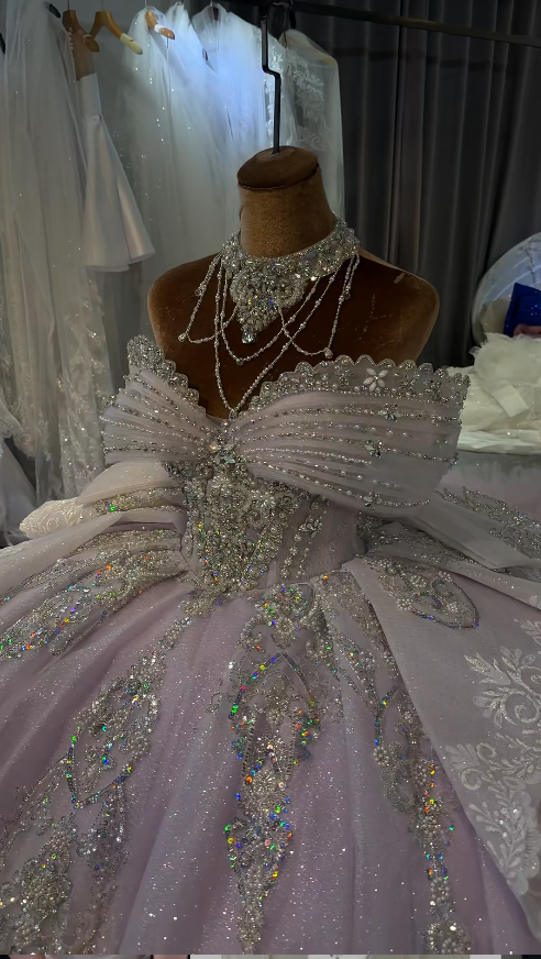 Elegantes schulterfreies Ballkleid Quinceanera Kleid Pinkes Ballkleid Tüll Strass Rosa Sweet 16 Kleid DP05476