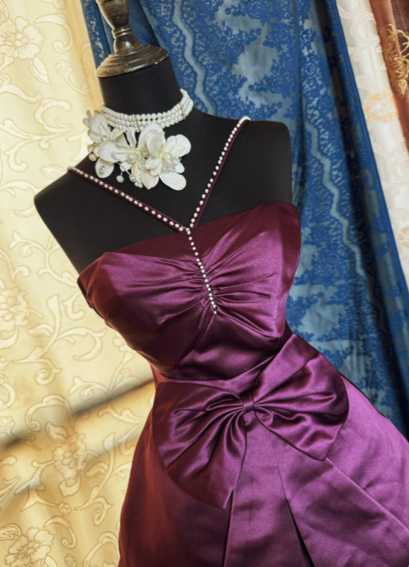 Robe Courte de Bal Chic Halter en Satin, Robe d'Anniversaire Coupe A-Line, Robe de Cocktail Violette DP05486