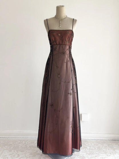 Elegantes Spaghetti-Träger-Ballkleid A-Linie Tüll Perlen Langes Abendkleid DP05499