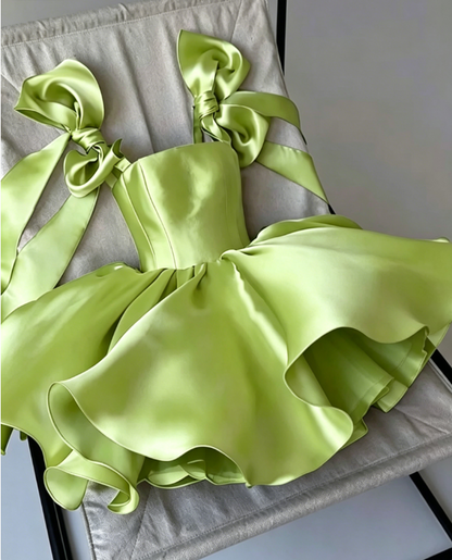 Élégante Robe d'Anniversaire Évasée à Bretelles Fines, Robe de Bal en Satin pour Cérémonie de Remise de Diplôme, Robe de Soirée Courte Violette DP05506