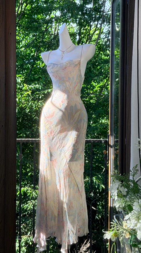 Elegantes, langes Abendkleid aus Chiffon mit Spaghettiträgern, Etui-Silhouette, geblümt, Ballkleid DP05521