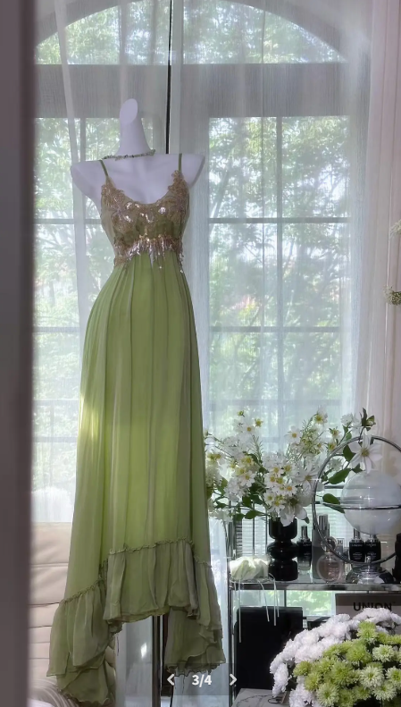 Élégante robe de soirée longue en mousseline de soie coupe trapèze à fines bretelles et perles, couleur verte, pour bal de fin d'année DP05525
