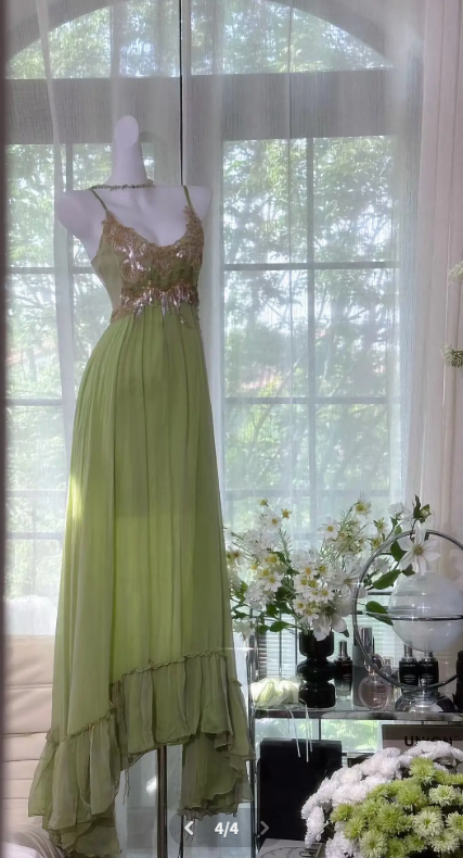 Élégante robe de soirée longue en mousseline de soie coupe trapèze à fines bretelles et perles, couleur verte, pour bal de fin d'année DP05525