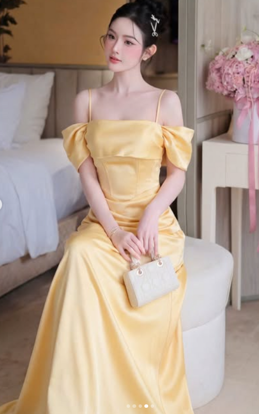 Chic Yellow Bridesmaid Dress Spaghetti Straps Sheath Satin Long Evening Dress DP05526
