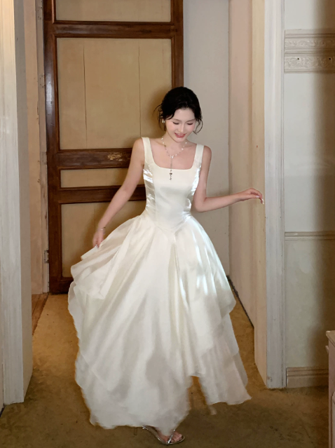 Chic Träger A-Linien Geburtstags-Kleid Weißes Urlaubs-Kleid Chiffon Langes Abendkleid DP05538