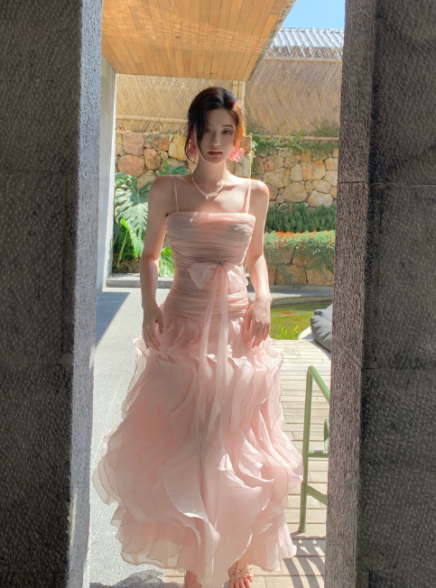 Robe de Soirée Longue Évasée Chic à Bretelles Fines Rose Robe d'Anniversaire Robe de Soirée en Mousseline DP05546