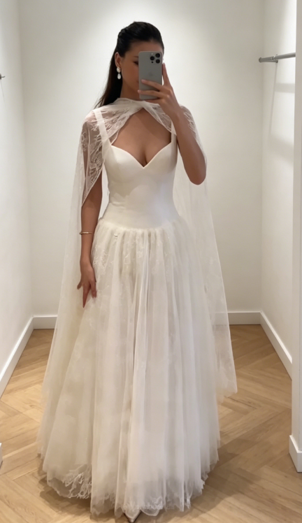 Timeless Straps A-Line Long Wedding Dress Lace Bridal Dress White Bridal Gown DP05572