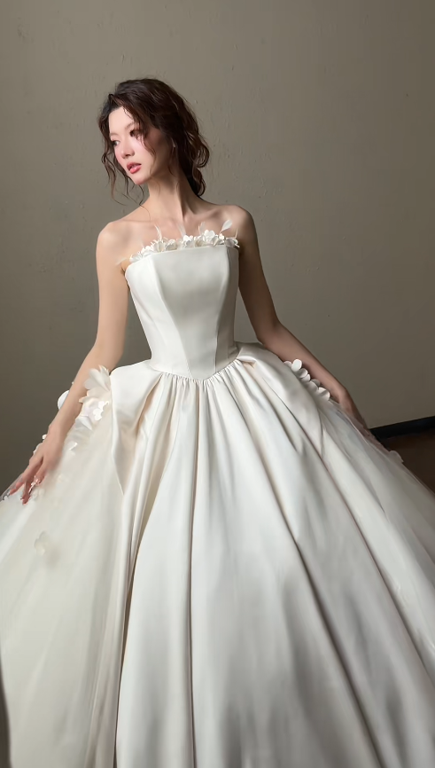 Timeless Straps A-Line Long Wedding Dress Lace Bridal Dress White Bridal Gown DP05573