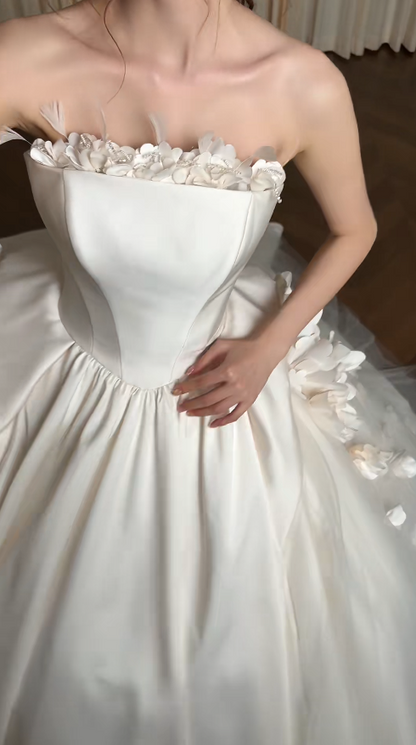 Timeless Straps A-Line Long Wedding Dress Lace Bridal Dress White Bridal Gown DP05573