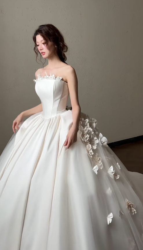Timeless Straps A-Line Long Wedding Dress Lace Bridal Dress White Bridal Gown DP05573