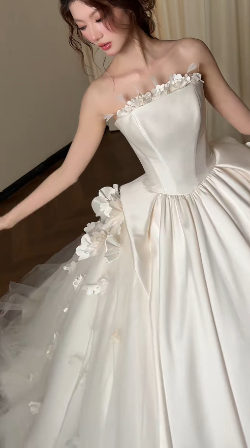Timeless Straps A-Line Long Wedding Dress Lace Bridal Dress White Bridal Gown DP05573