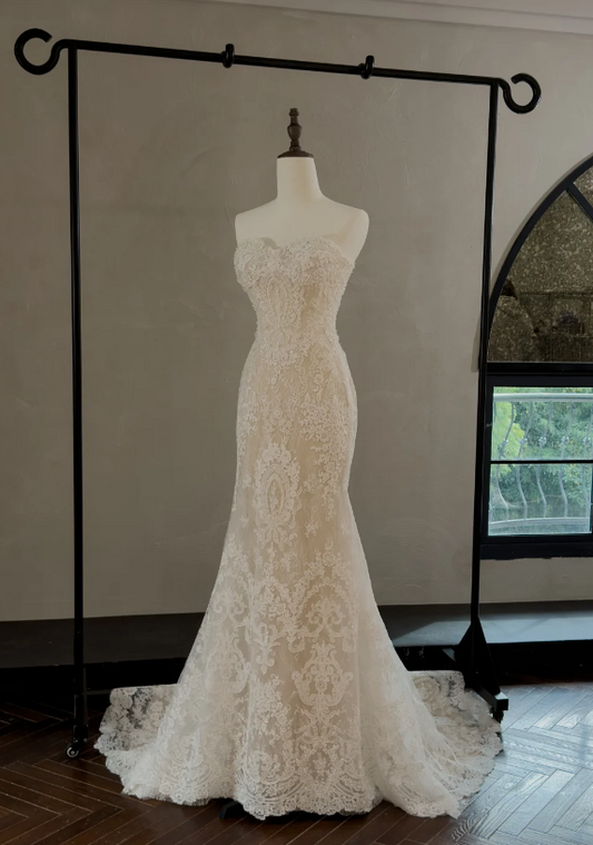 Timeless Sweetheart Mermaid Long Wedding Dress Applique Lace Bridal Dress White Bridal Gown DP05574