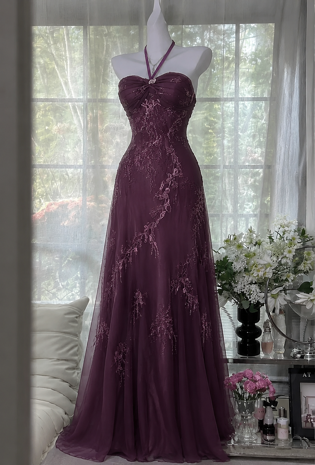 Elegantes Neckholder A-Linien Chiffon Perlen Langes Abendkleid Lila Ballkleid DP05585