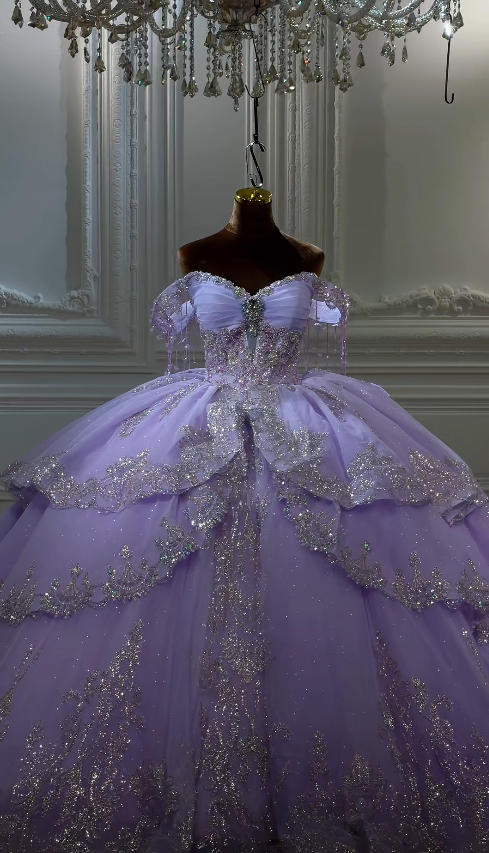 Superbe Robe de Bal Épaule Nue pour Doux 16 ans Robe de Quinceañera Violette en Tulle Perlé Longue Robe de Bal DP05589