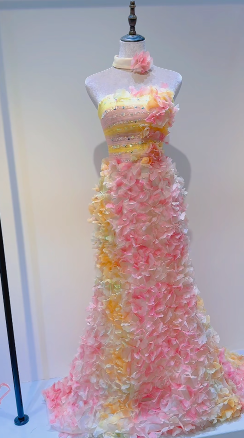 Wunderschönes trägerloses Etui-Abendkleid aus Tüll, langes rosa Ballkleid DP05602