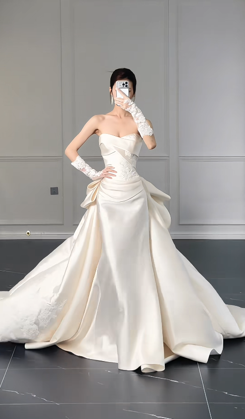Elegant Sweetheart Sheath Long Wedding Dress Saitn Sleeveless Bridal Dress White Bridal Gown  DP05652