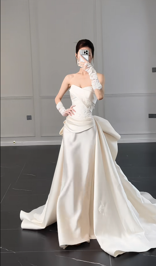 Elegant Sweetheart Sheath Long Wedding Dress Saitn Sleeveless Bridal Dress White Bridal Gown  DP05652
