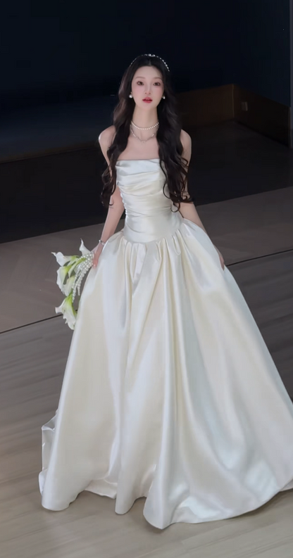 Elegant Strapless A-Line Long Wedding Dress Satin Sleeveless Bridal Dress White Bridal Gown DP05655