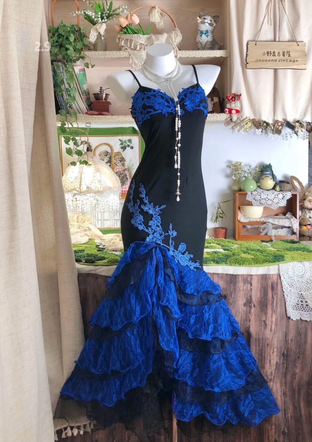 Wunderschönes Meerjungfrauen-Abendkleid aus Spitze mit Spaghettiträgern, schwarz, Ballkleid DP05661