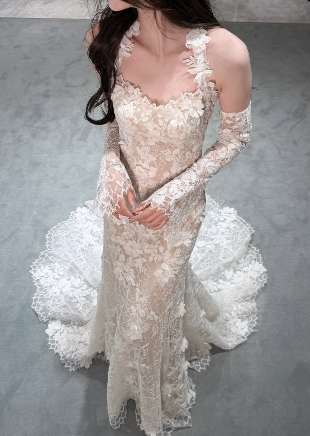 Timeless Halter Mermaid Wedding Dress Lace Applique Bridal Dress White Bridal Gown DP05671
