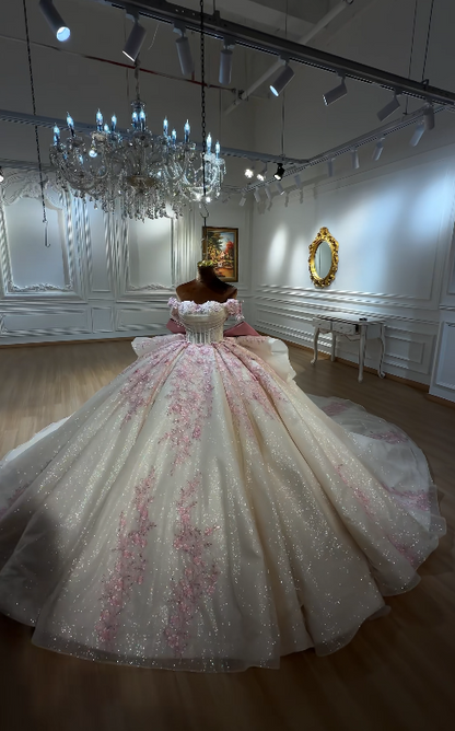 Magnifique robe de bal Quinceanera épaules dénudées en tulle avec appliqués, longue robe d'anniversaire blanche pour jeune fille de 16 ans DP05674