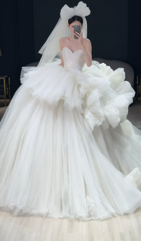 Robe de mariée élégante blanche, bustier en cœur, coupe A-line, en tulle, DP05715