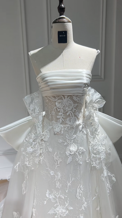 Elegantes weißes trägerloses A-Linien Brautkleid Applikationen Tüll Brautkleid DP05716