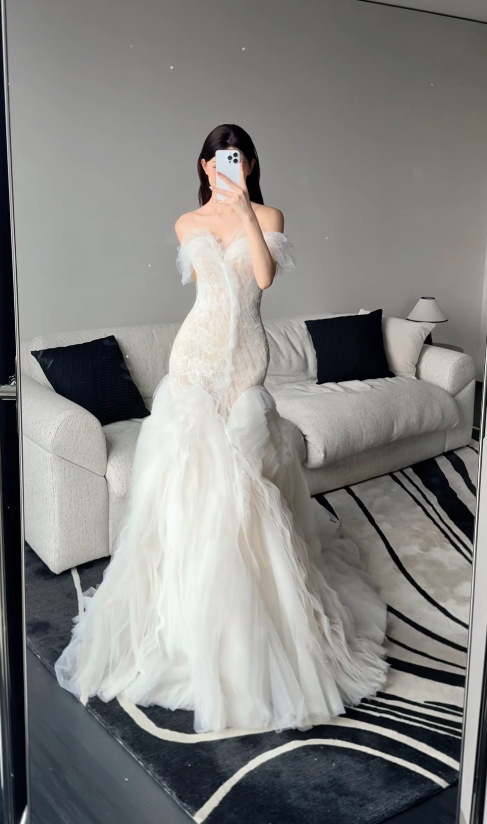Timeless White Wedding Dress Off-shoulder Mermaid Bridal Gown Tulle Bridal Dress  DP05721