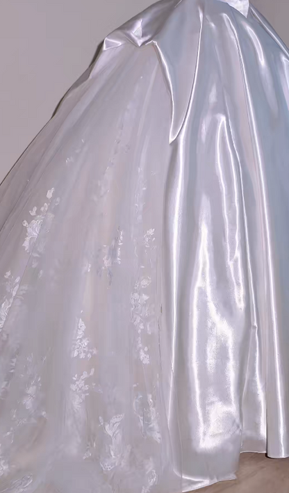 Zeitloses weißes trägerloses A-Linien Brautkleid aus Satin DP05722