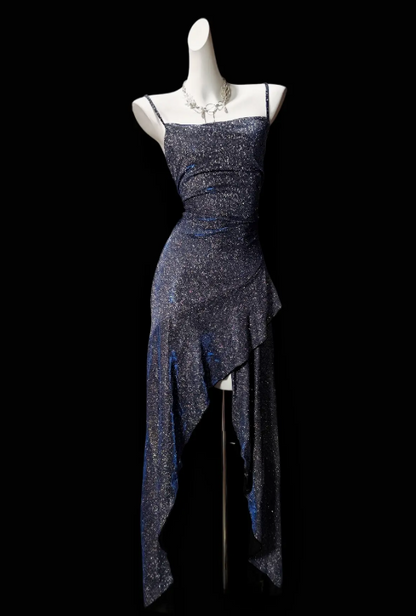 Einfaches, eng anliegendes langes Abendkleid aus Satin mit Spaghettiträgern in Marineblau, Ballkleid DP05723