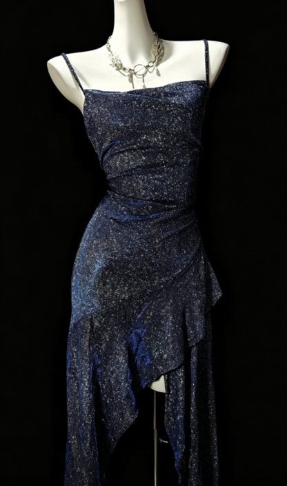 Einfaches, eng anliegendes langes Abendkleid aus Satin mit Spaghettiträgern in Marineblau, Ballkleid DP05723