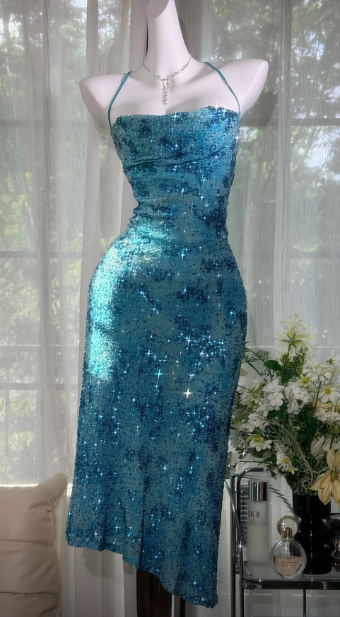 Elegantes langes Abendkleid aus Chiffon mit Spaghettiträgern und Perlenbesatz, blaues Ballkleid DP05730