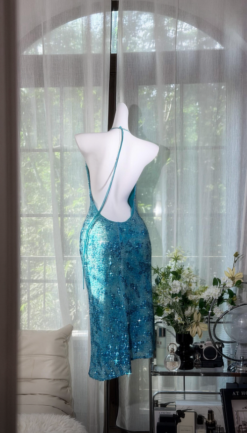 Elegantes langes Abendkleid aus Chiffon mit Spaghettiträgern und Perlenbesatz, blaues Ballkleid DP05730