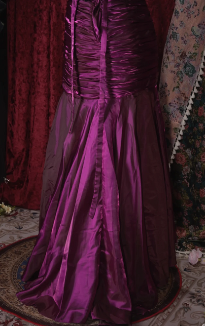 Robe de bal glamour violette, fourreau sans bretelles, en satin, longue, pour soirée DP05739