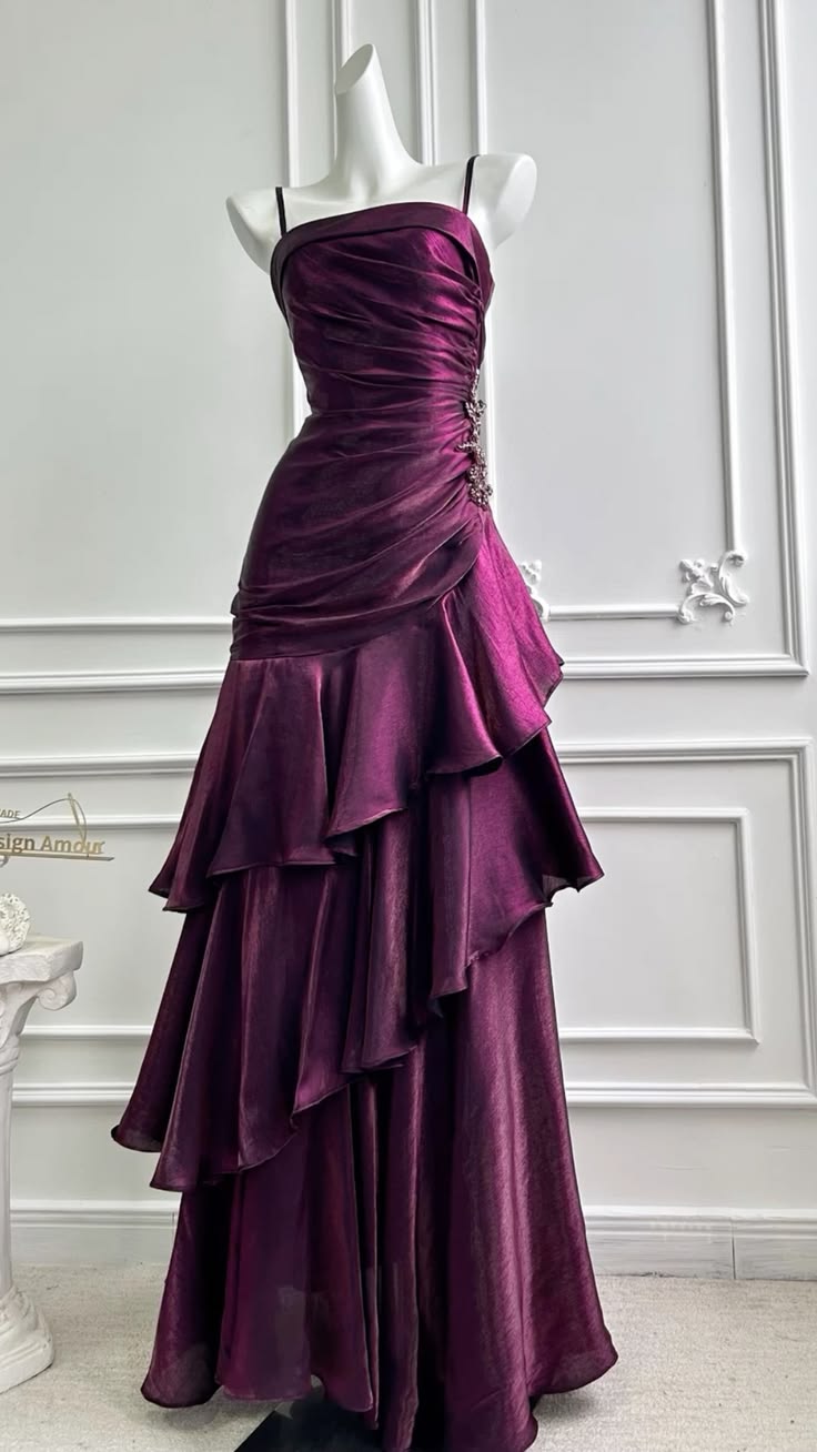Elegantes lila Ballkleid, Spaghettiträger Etui Chiffon Langes Abendkleid DP05793
