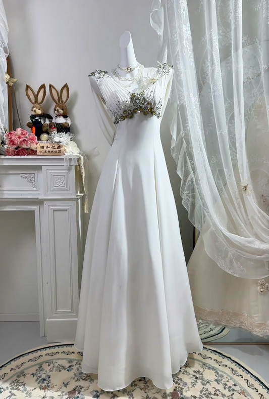 Robe de mariée trapèze en mousseline avec décolleté en V chic, robe de mariée blanche DP05797