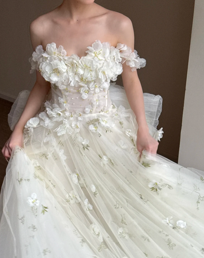 Modest Off-shoulder A-Line Wedding Dress Tulle Applique Bridal Gown White Bridal Dress DP05824