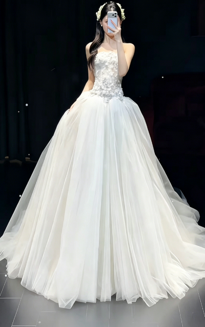 Robe de mariée modeste sans bretelles coupe A en tulle avec applications, robe de mariée blanche DP05827