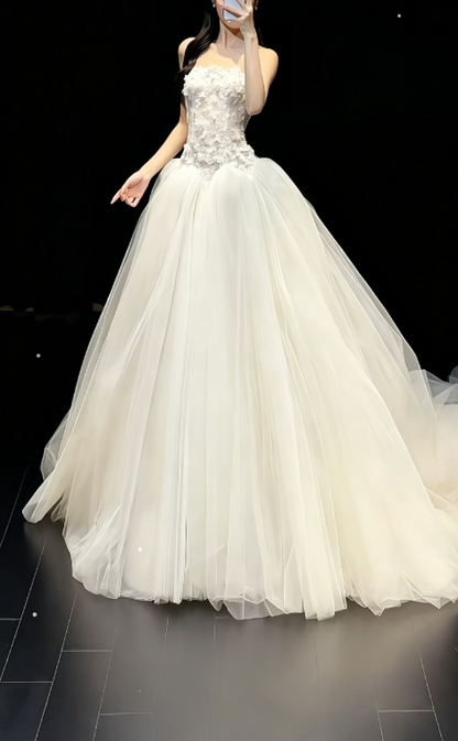 Robe de mariée modeste sans bretelles coupe A en tulle avec applications, robe de mariée blanche DP05827