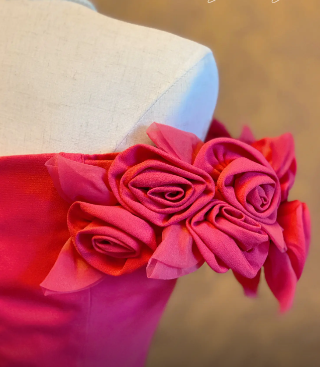 Robe de soirée longue en mousseline de soie élégante sirène épaule dénudée rose robe de mère de la mariée DP05833