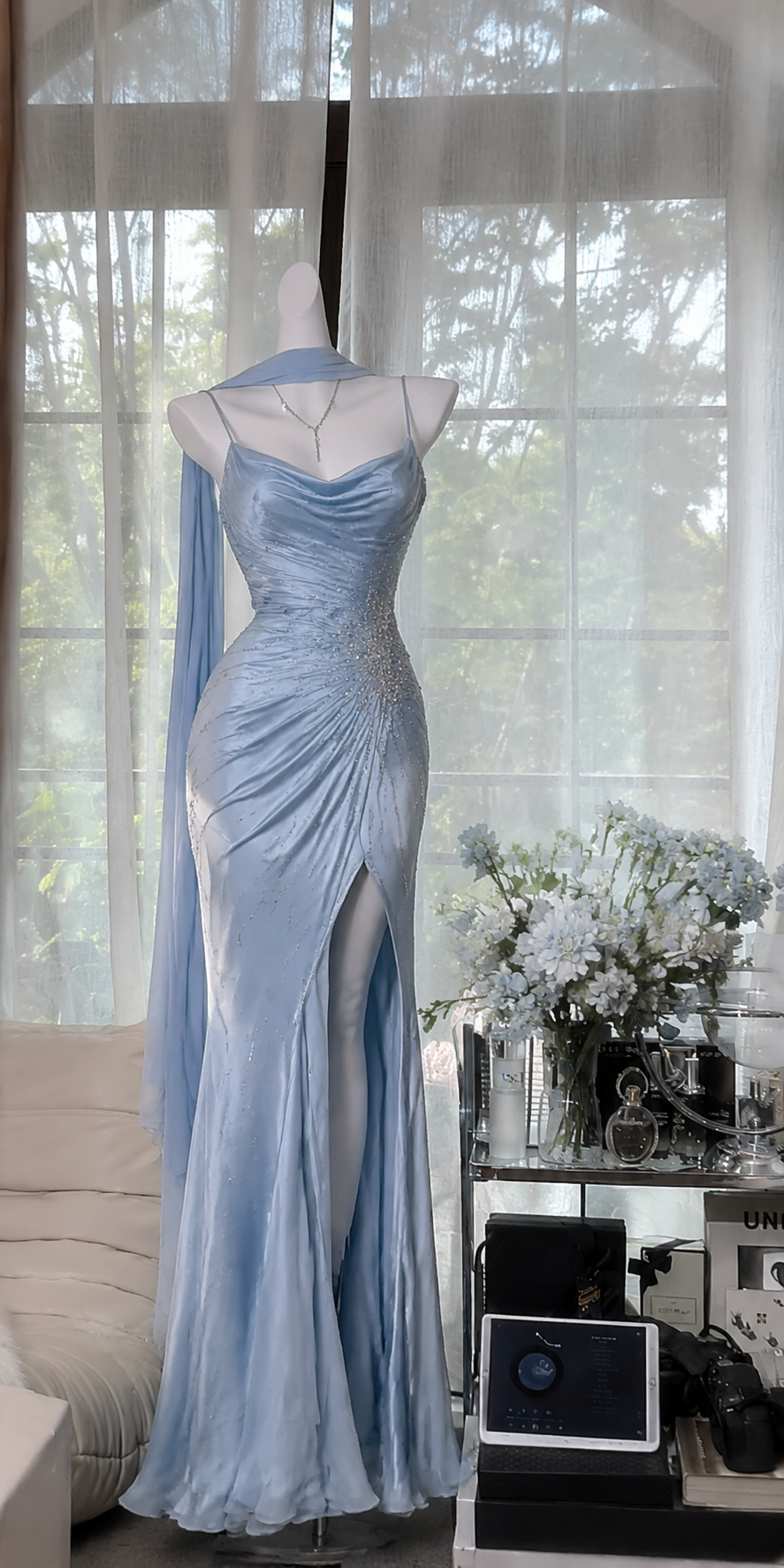Élégante Robe Longue de Soirée Fourreau en Mousseline de Soie à Fines Bretelles avec Fente Robe de Bal Bleue DP05837
