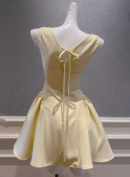 Schickes aprikosenfarbenes kurzes Homecoming-Kleid, A-Linien-Chiffon-Geburtstagskleid, ärmelloses Partykleid DP05860