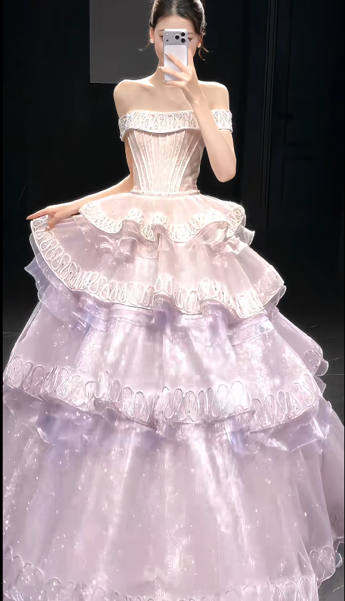 Wunderschönes violettes Sweet 16 Kleid schulterfrei langes Abendkleid A-Linie Tüll Applikationen Ballkleid DP05880
