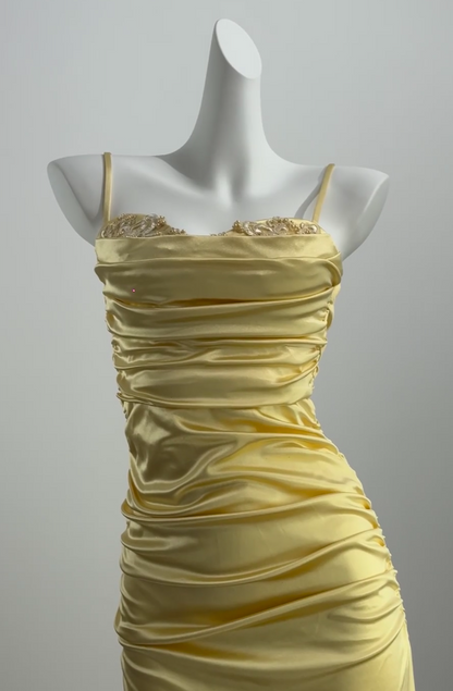Elegantes gelbes Ballkleid mit Spaghettiträgern, figurbetont, aus Satin, langes Abendkleid DP05884