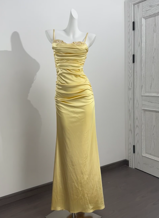 Elegantes gelbes Ballkleid mit Spaghettiträgern, figurbetont, aus Satin, langes Abendkleid DP05884